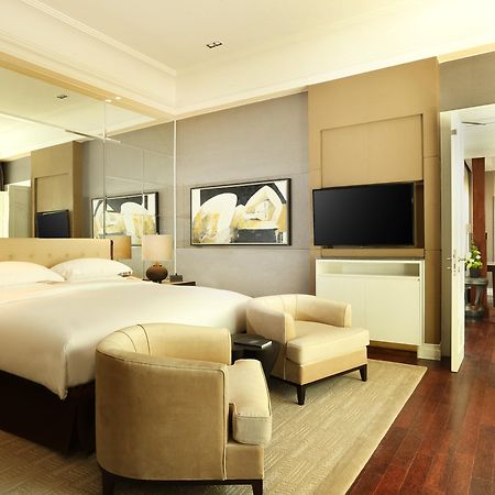 Sofitel Bali Nusa Dua Beach Resort Esterno foto A suite at the Mandarin Oriental, Kuala Lumpur